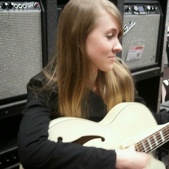 Meet your Posher, Elyssa - Picture 1 of 1